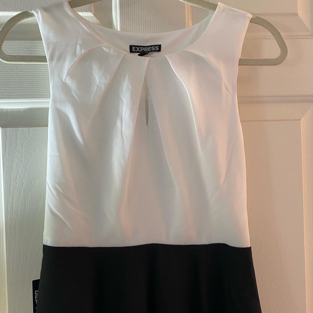 EXPRESS DRESS short, white& black, size2 - Picture 3 of 10